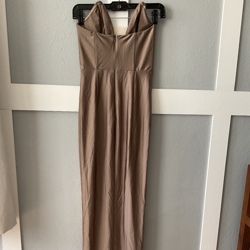 Jake Gown in Taupe
Michael Costello size Small NWT - Picture 6 of 6